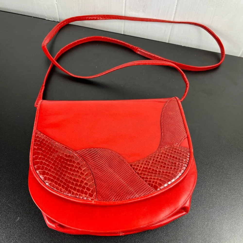 Vintage Stuart Weitzman Red Leather Crossbody Purse - Picture 3 of 13